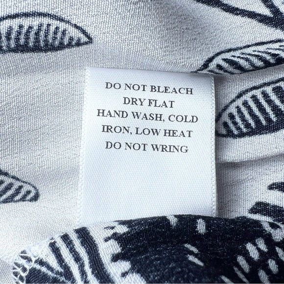 Dress Forum Los Angeles Black and White Floral Tie-Up Split Leg Jumpsuit Size S - Picture 12 of 12